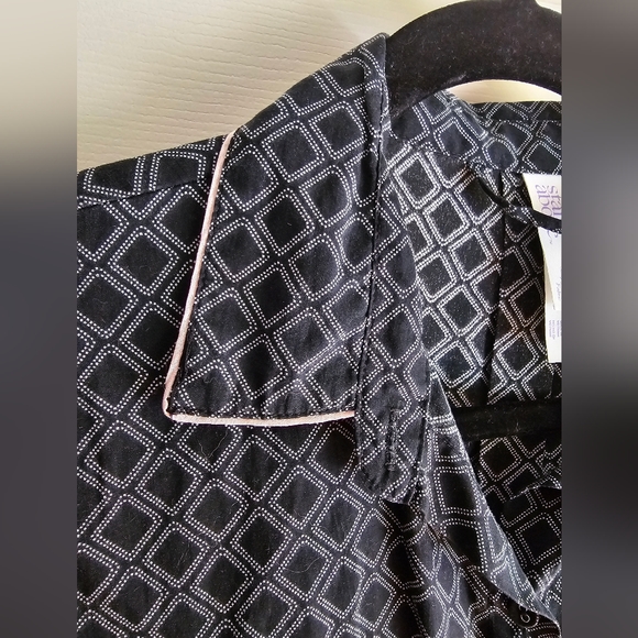Stars Above Black Diamond Pink Trim Button Down Sleep Shirt (Size L) - Picture 7 of 7